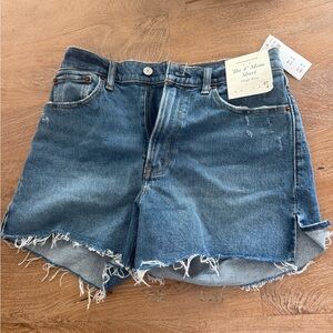 NWT Abercrombie The 4” Mom Short High Rise Size 27
